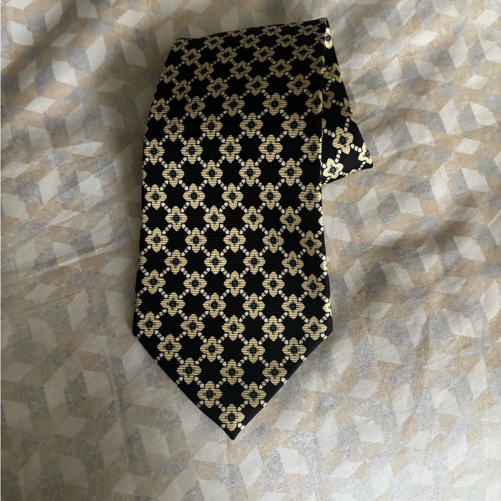 Elegant Bruno Piattelli Black and Gold Patterned Tie